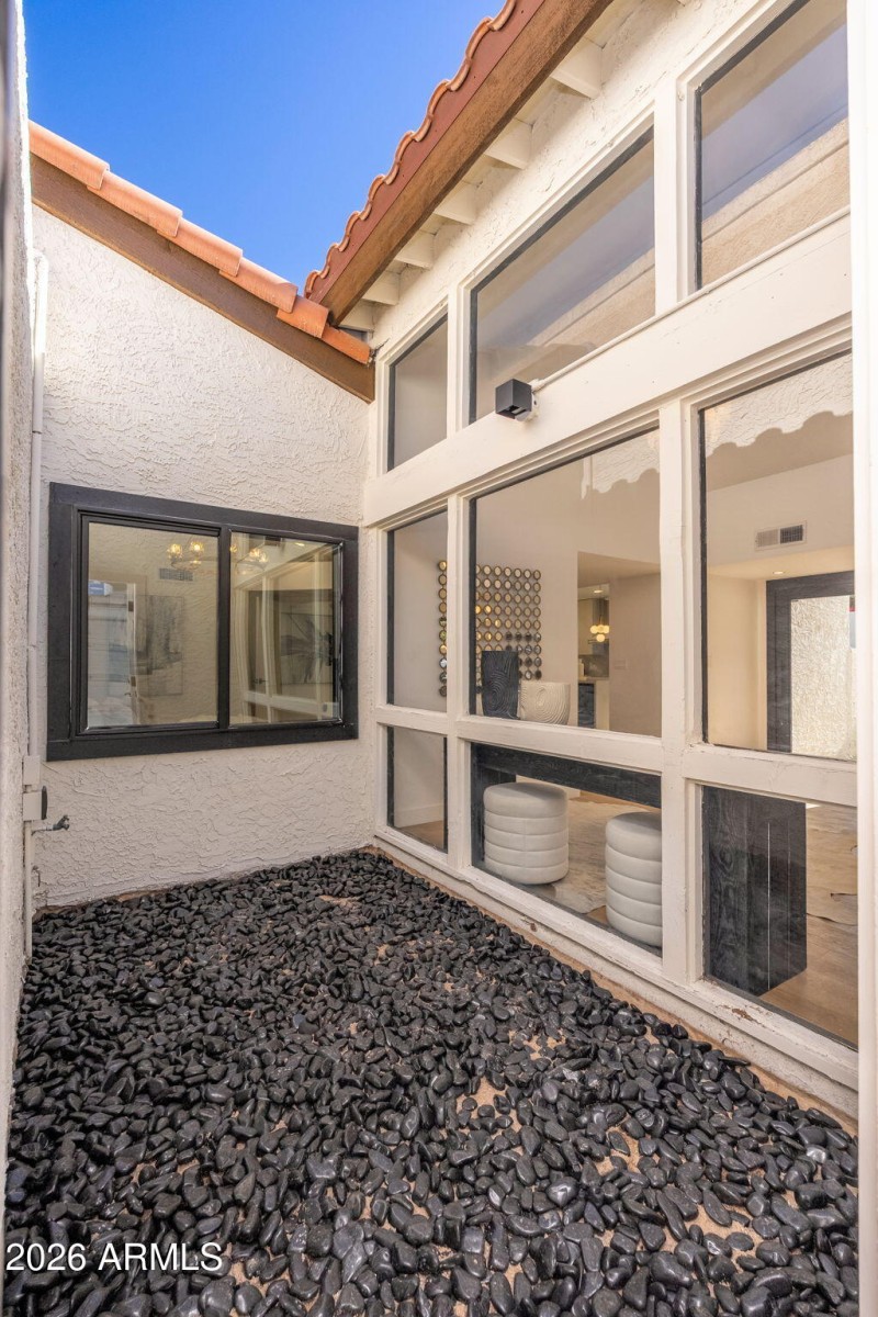 1926 E Augusta Ave - 11