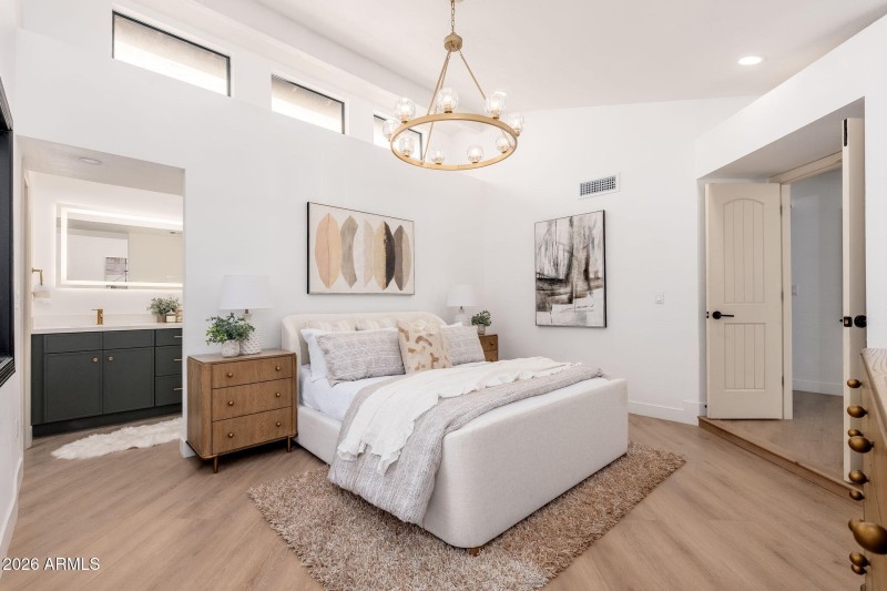 1926 E Augusta Ave - 30