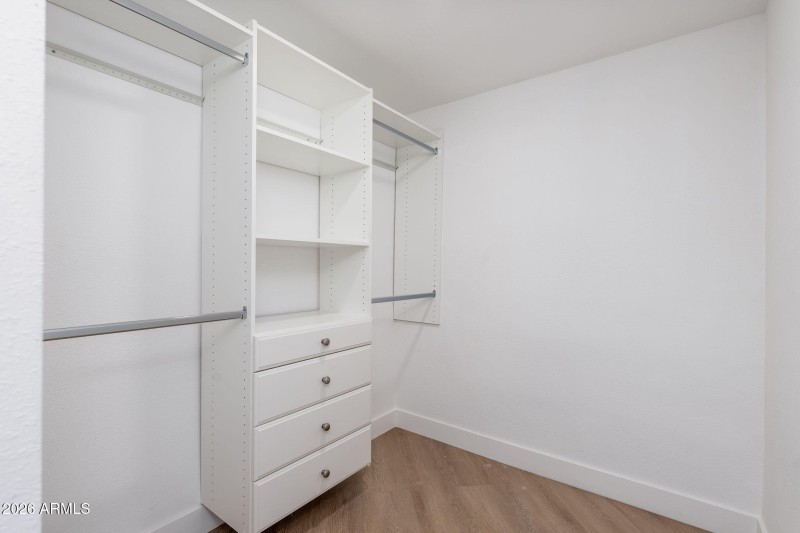 1926 E Augusta Ave - 34