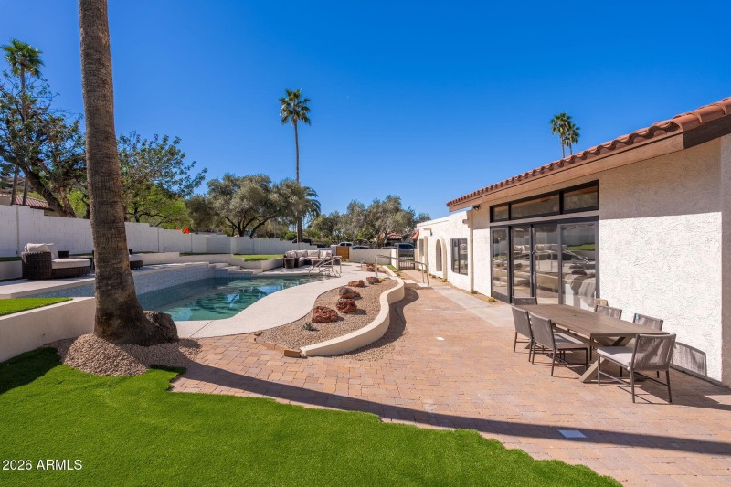 1926 E Augusta Ave - 43