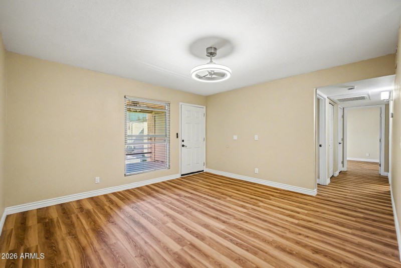 greatroom into hallway