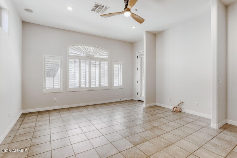 8697 E Krail St - Web Quality - 010 - 10