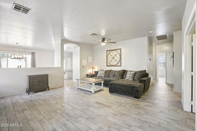 5-web-or-mls-E Obispo Ave-S1403-005