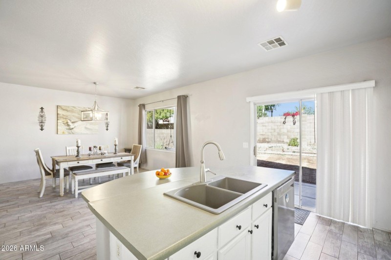 13-web-or-mls-E Obispo Ave-S1403-013