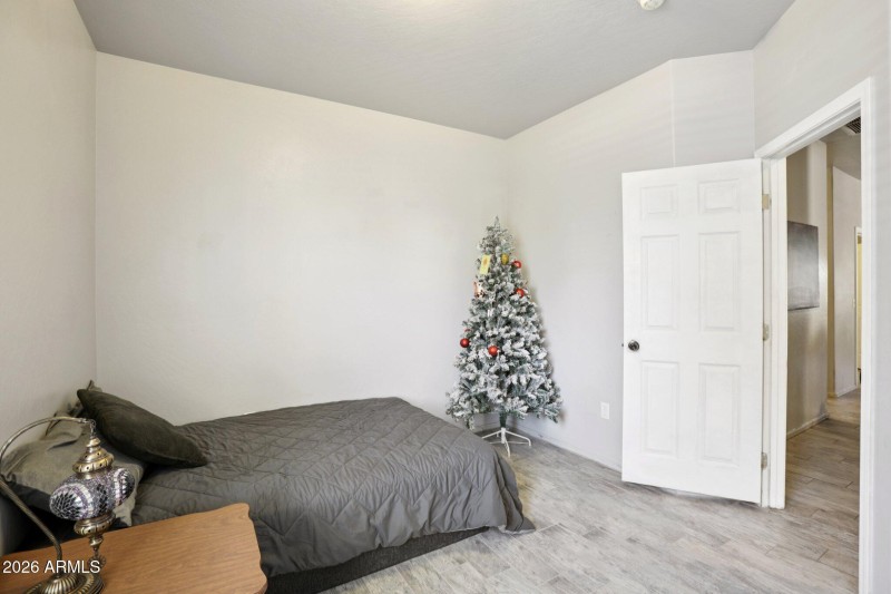 21-web-or-mls-E Obispo Ave-S1403-021