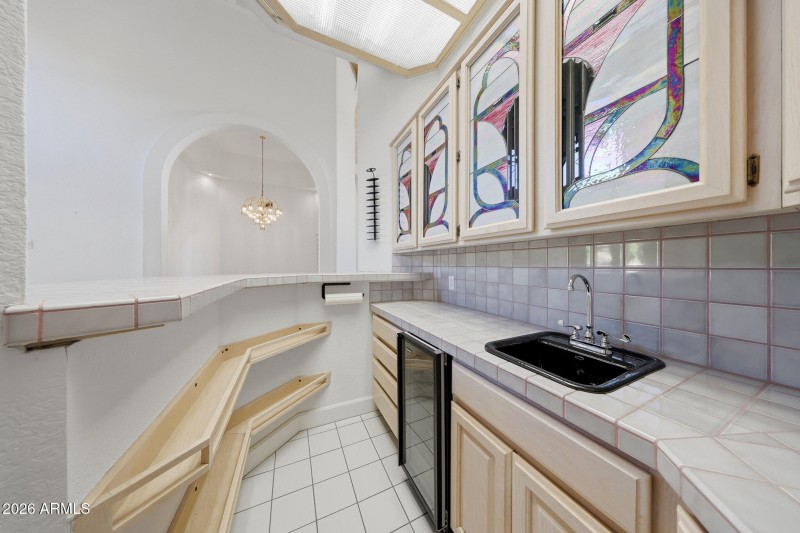 Built-in Wine Cooler!