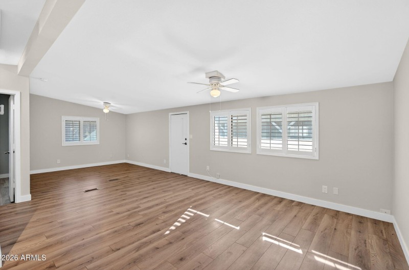 7-web-or-mls-15N 99th Ave