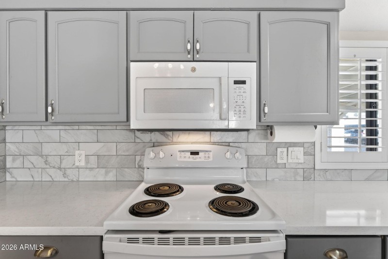 15-web-or-mls-13N 99th Ave