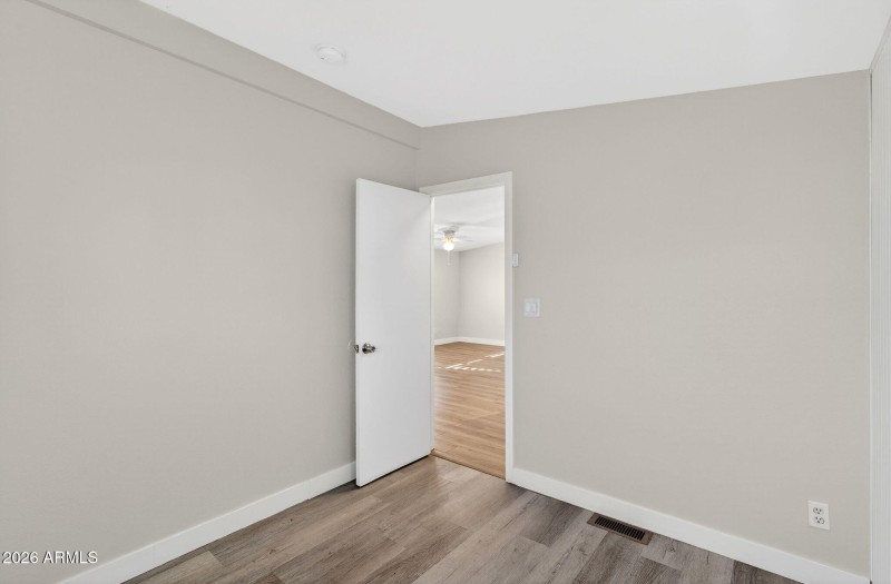 23-web-or-mls-20N 99th Ave