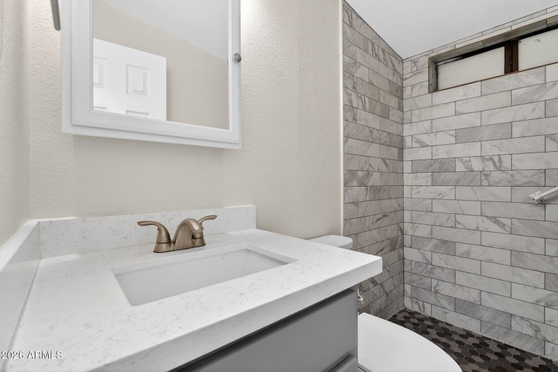 25-web-or-mls-21N 99th Ave