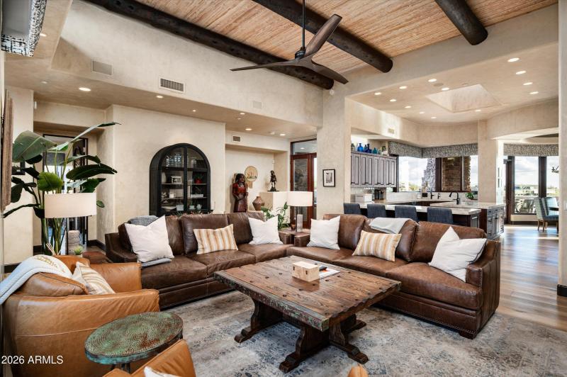 15-11343EApacheVistasDr-26