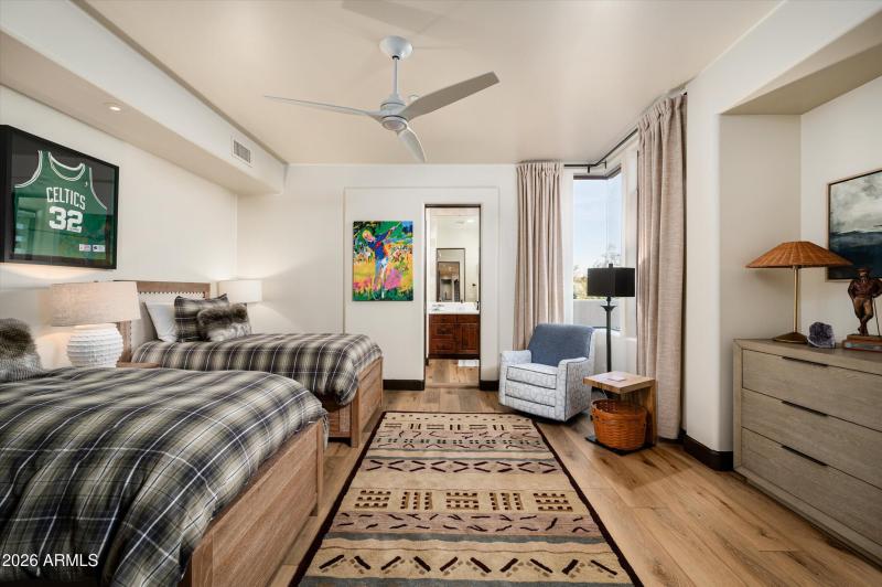 23-11343EApacheVistasDr-38