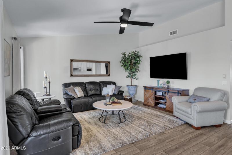 9421 E Jadecrest Dr-16