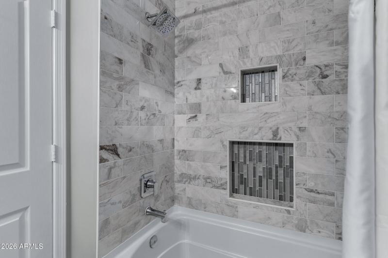 9421 E Jadecrest Dr-21