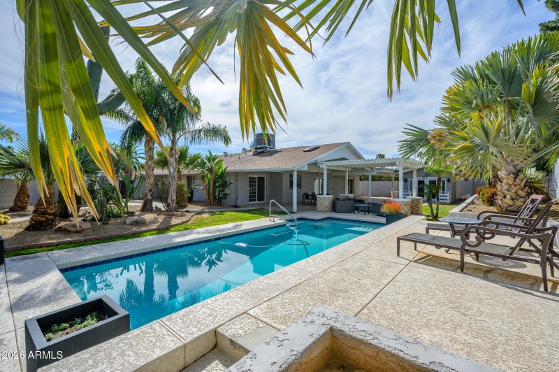 6-web-or-mls-Beverly-18