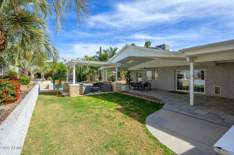 20-web-or-mls-Beverly-9