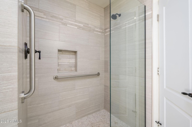 36-web-or-mls-Beverly-27