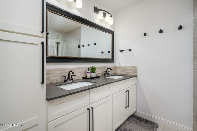 44-web-or-mls-Beverly-35