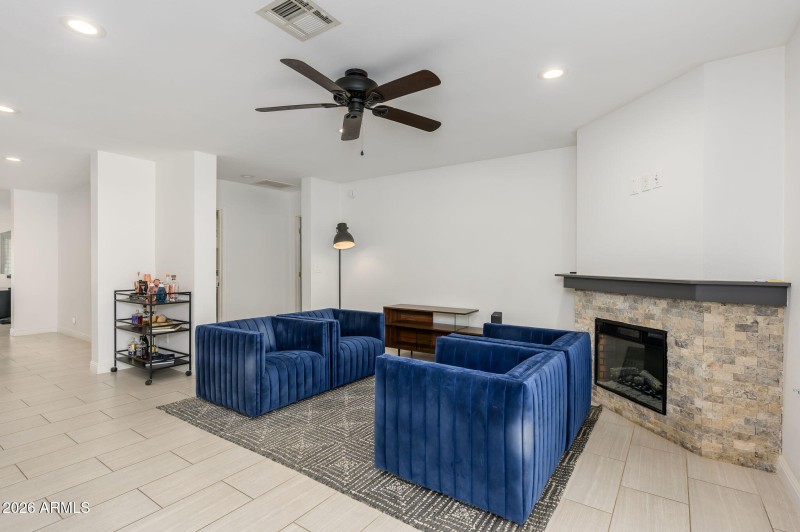 47-web-or-mls-Beverly-38