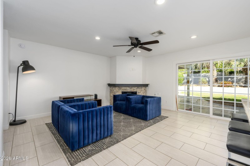 48-web-or-mls-Beverly-39