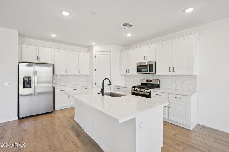 13-web-or-mls-77th Dr-S1403-013