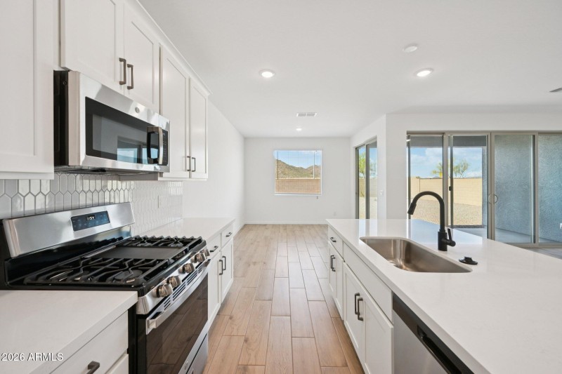 14-web-or-mls-77th Dr-S1403-014