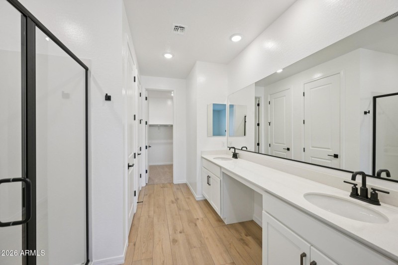 29-web-or-mls-77th Dr-S1403-029