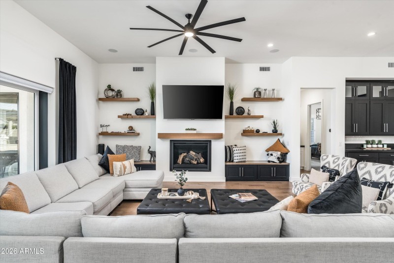 16-20756 E Indiana Ave (16 of 58)