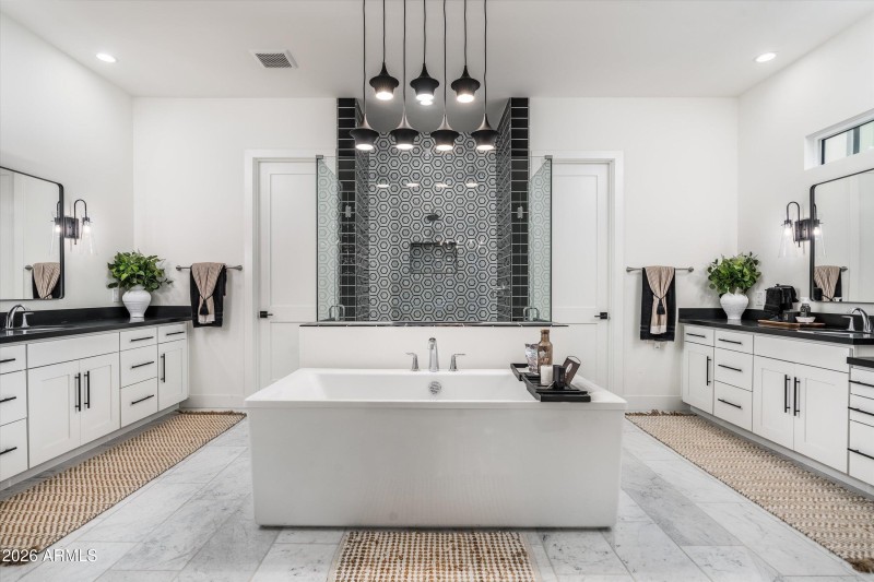 23-20756 E Indiana Ave (23 of 58)