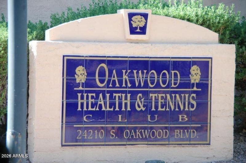 OAKWOOD HEALTH & TENNIS CLUB