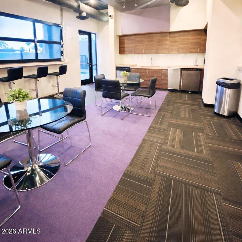 B84EE98E-2506-4A14-A501-452A005CEC66