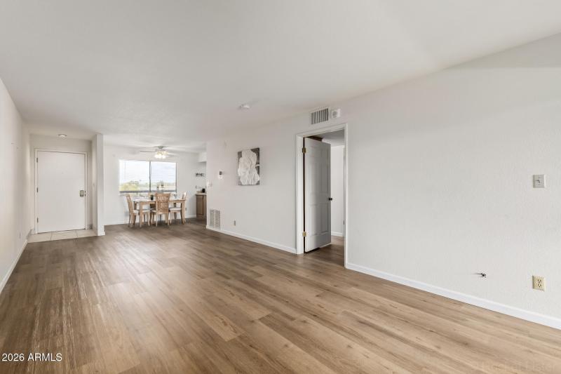 05 - Paradise Village