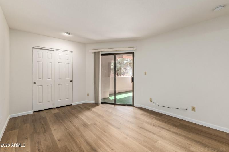 12 - Paradise Village