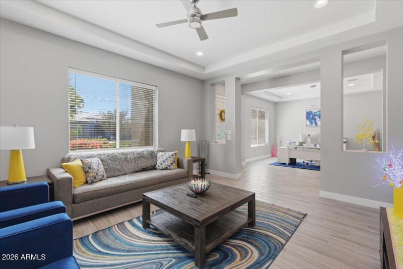 11-22836 E Via Las Brisas