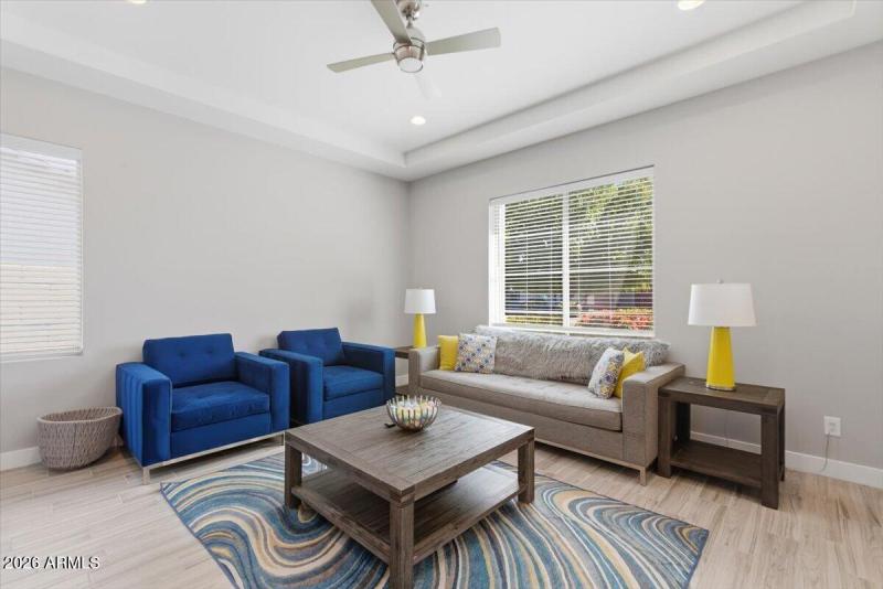 12-22836 E Via Las Brisas