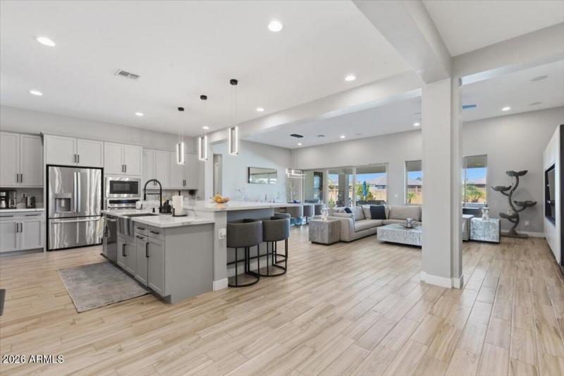 14-22836 E Via Las Brisas