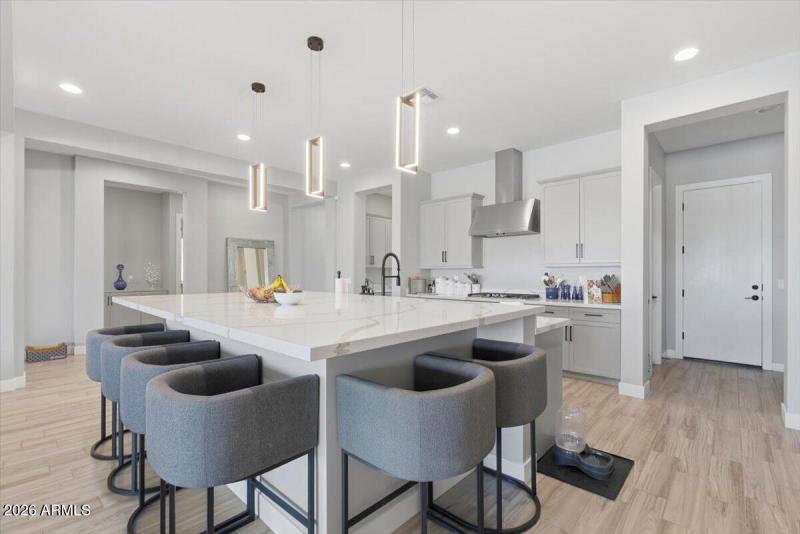 21-22836 E Via Las Brisas