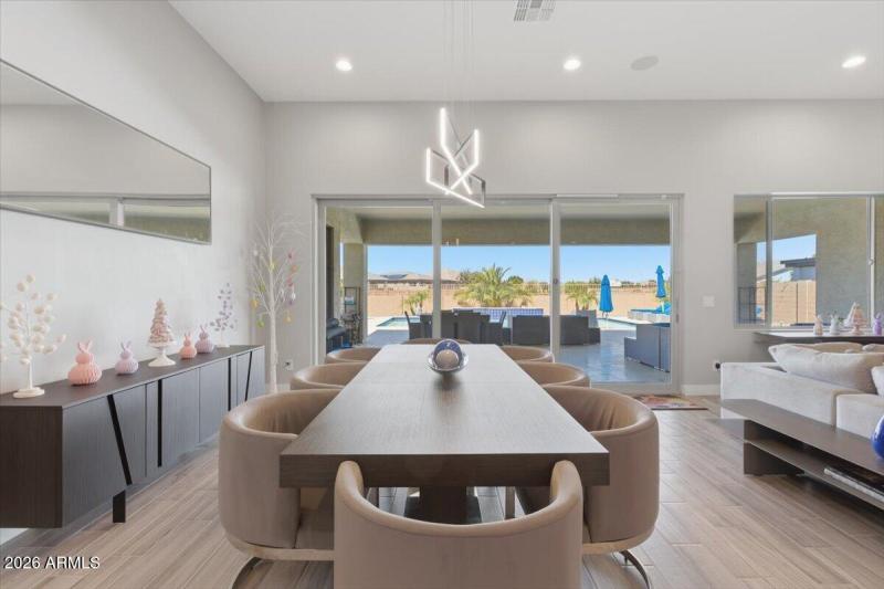 25-22836 E Via Las Brisas