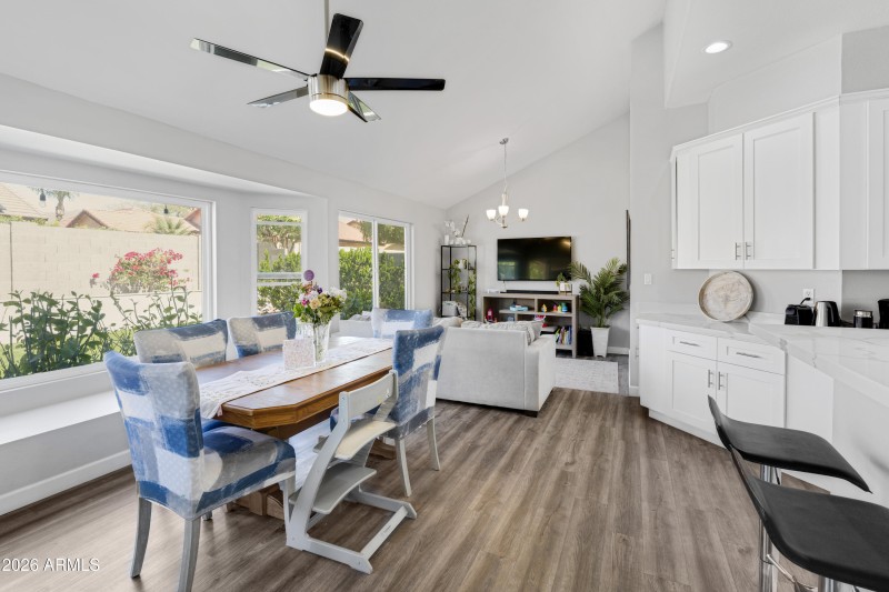Family Room, Breakfast Nook