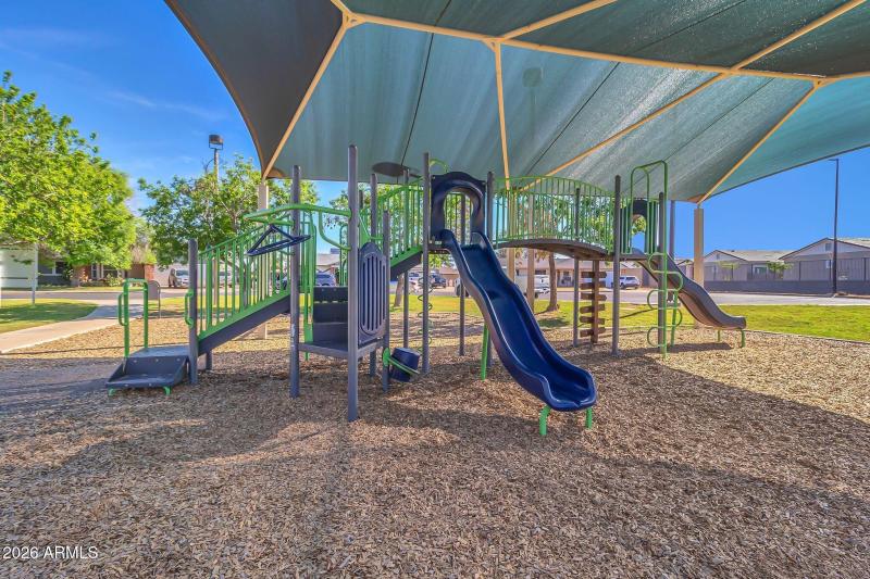 203 E Desert Ln Community-10