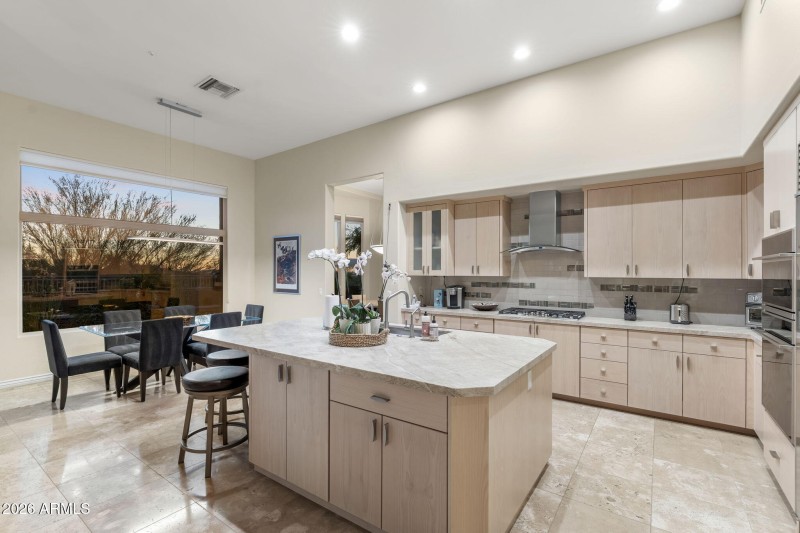 Kitchen w/ Casual Dining