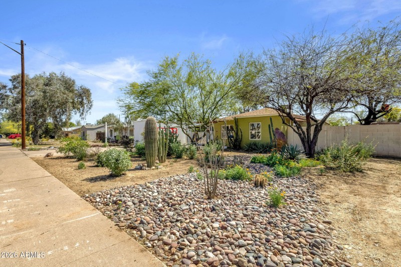 1717 W Clarendon Ave