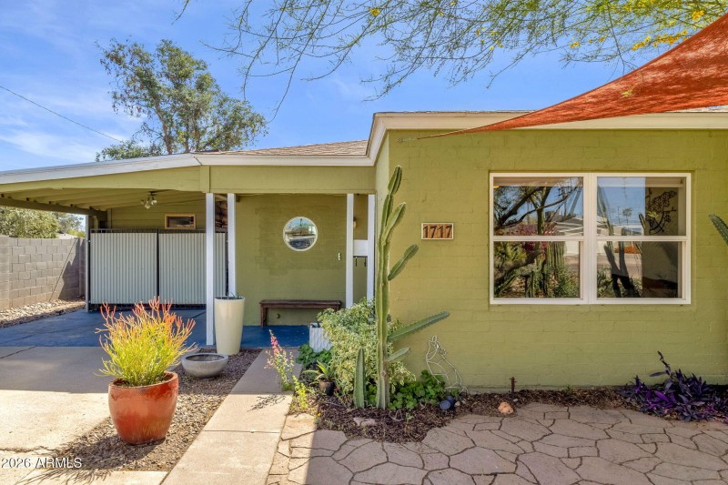 1717 W Clarendon Ave