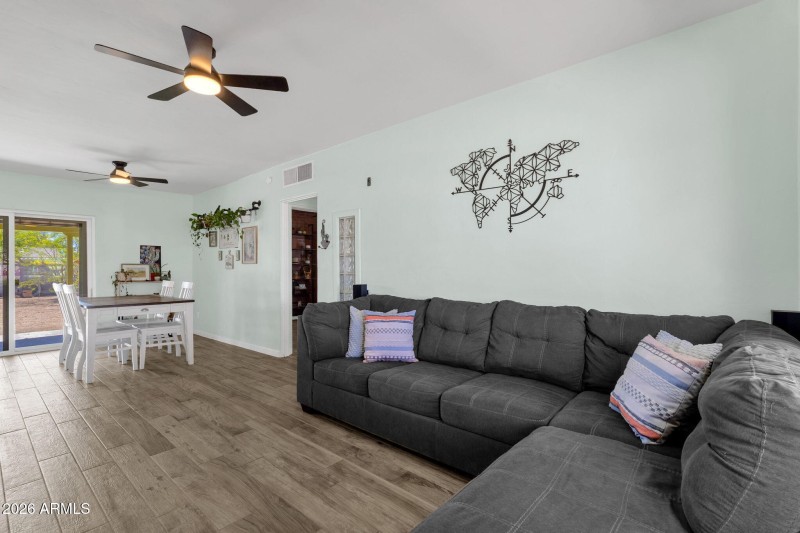 1717 W Clarendon Ave