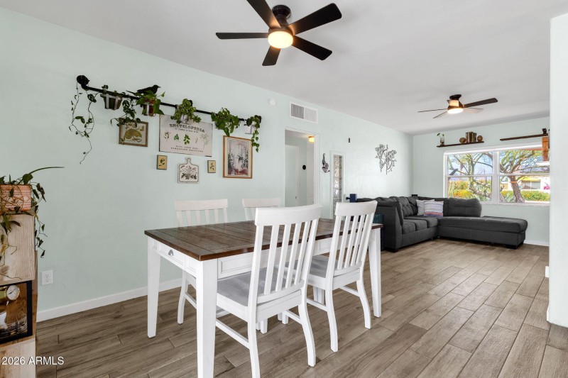 1717 W Clarendon Ave