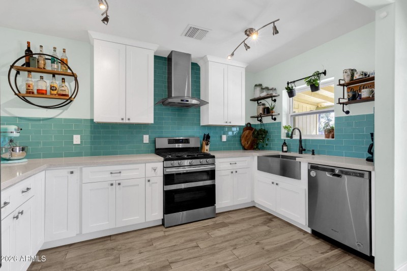 1717 W Clarendon Ave