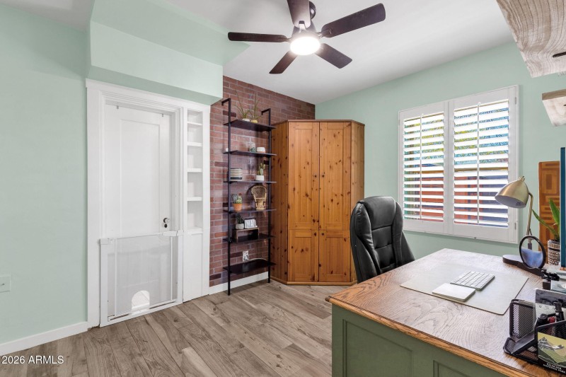 1717 W Clarendon Ave