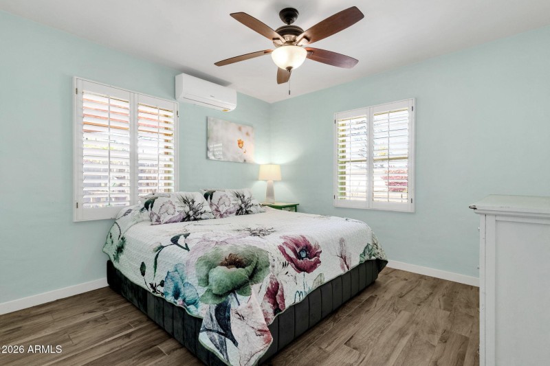 1717 W Clarendon Ave