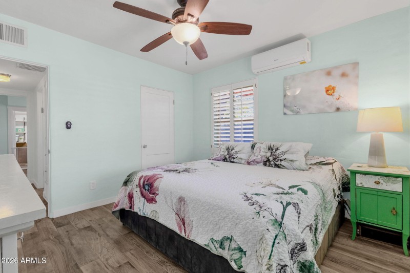 1717 W Clarendon Ave