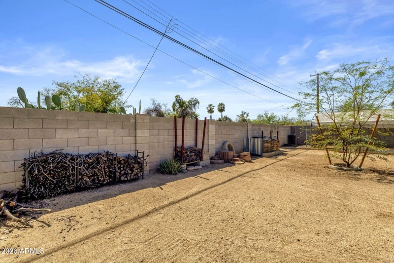 1717 W Clarendon Ave